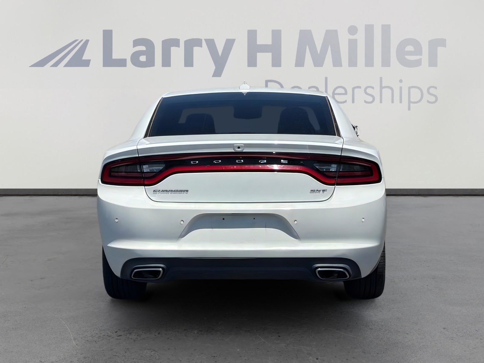 Used 2018 Dodge Charger SXT Plus RWD image 5