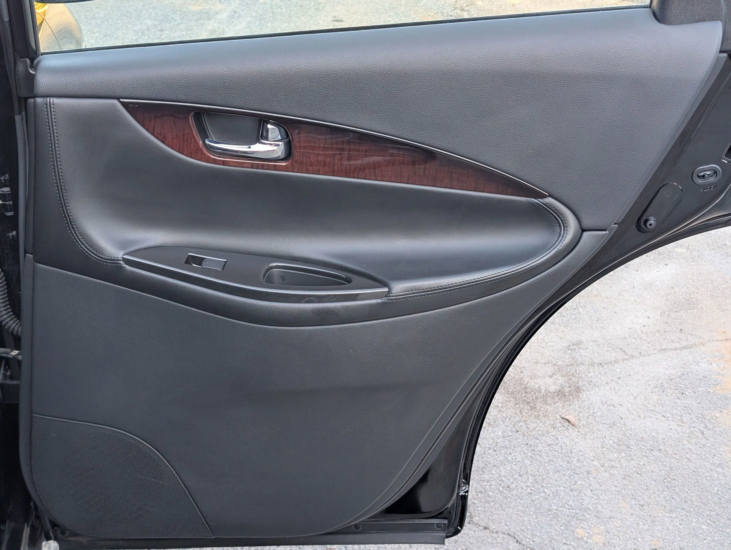 Used 2016 INFINITI QX50 AWD w/ Deluxe Touring Package image 37