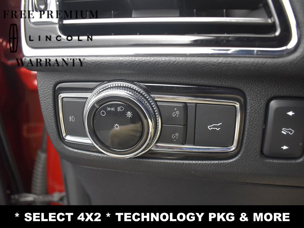 Used 2018 Lincoln Navigator Select image 16