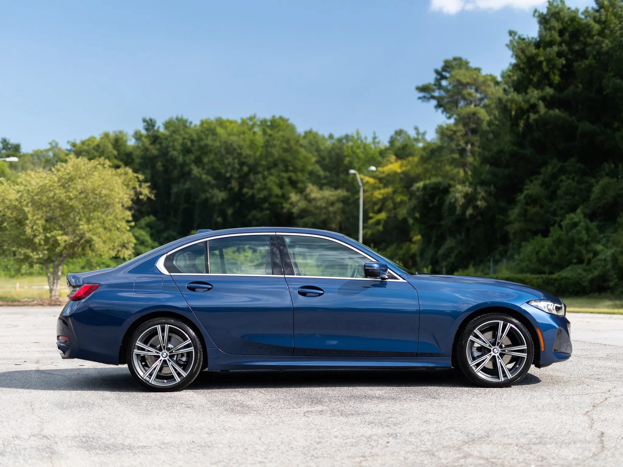 Used 2024 BMW 330i Sedan w/ Premium Package RWD image 7