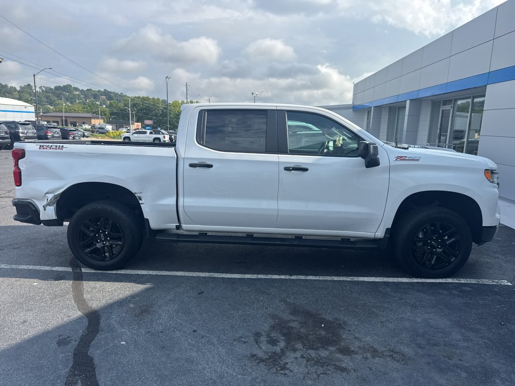 Used 2025 Chevrolet Silverado 1500 LT Trail Boss w/ LT Trail Boss Premium Package AWD/4WD image 4