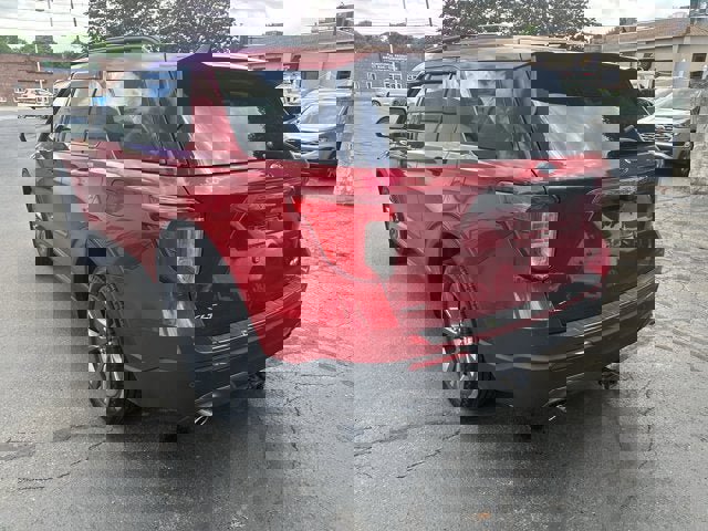Used 2022 Ford Explorer XLT w/ Equipment Group 202A image 7