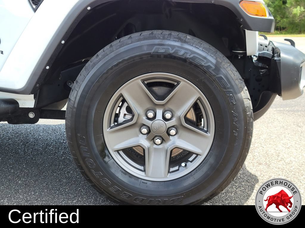 Used 2022 Jeep Gladiator Sport AWD/4WD image 12