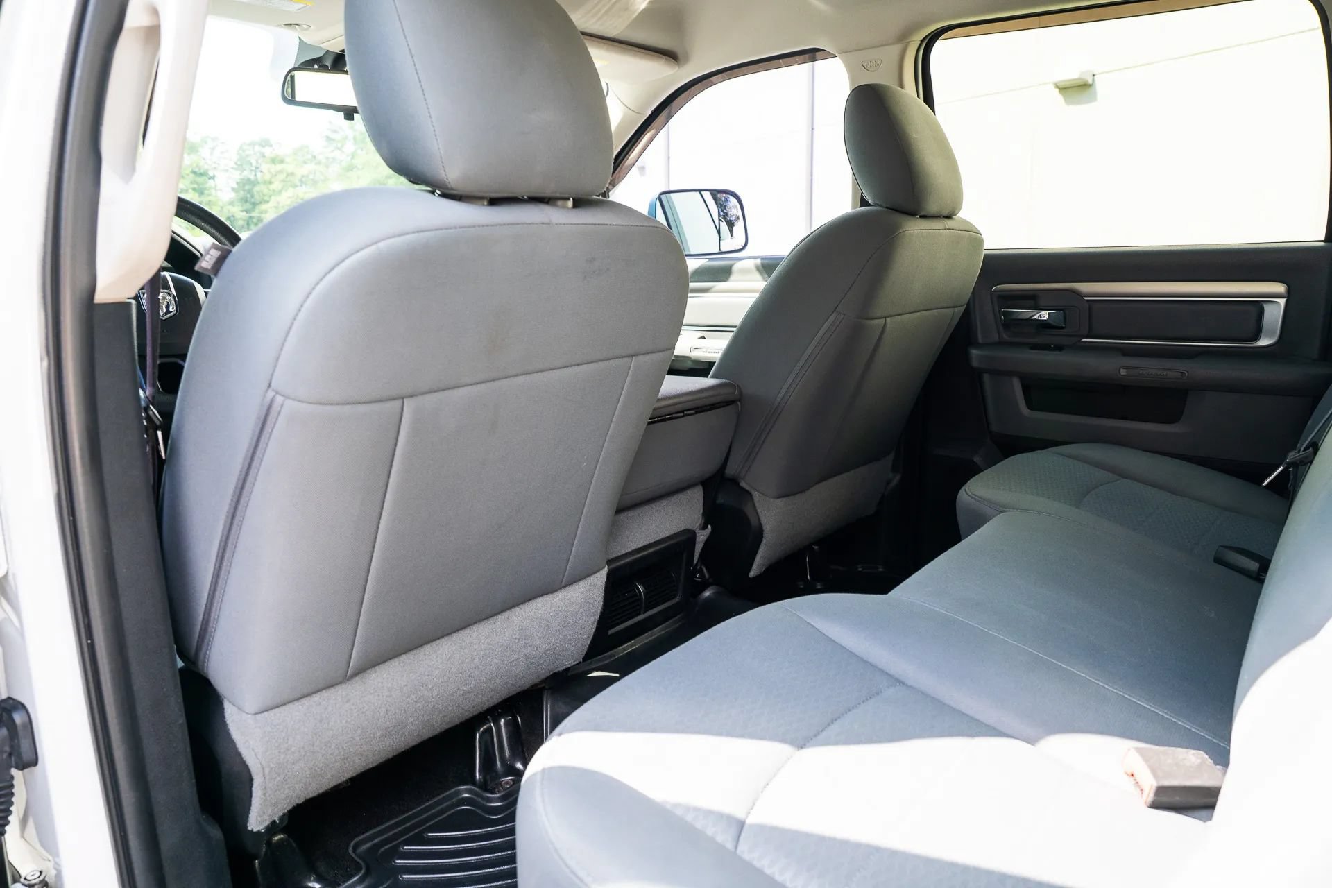 Used 2015 RAM 3500 SLT AWD/4WD image 29