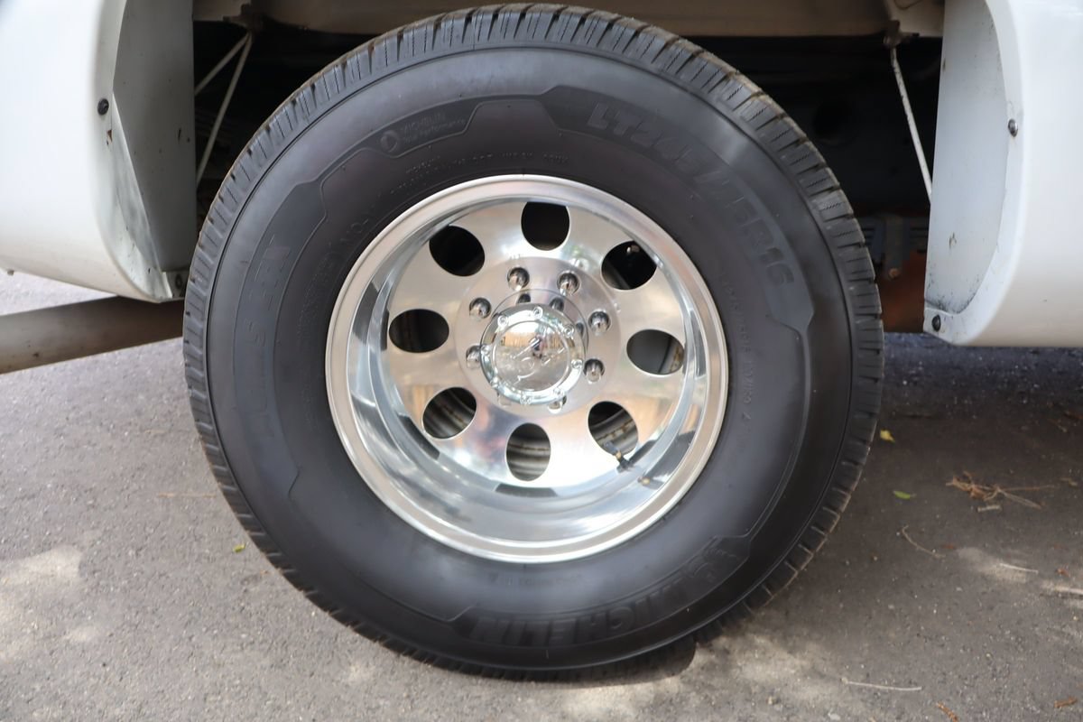Used 2004 Chevrolet Silverado 3500 LS w/ Heavy-Duty Power Package RWD image 41