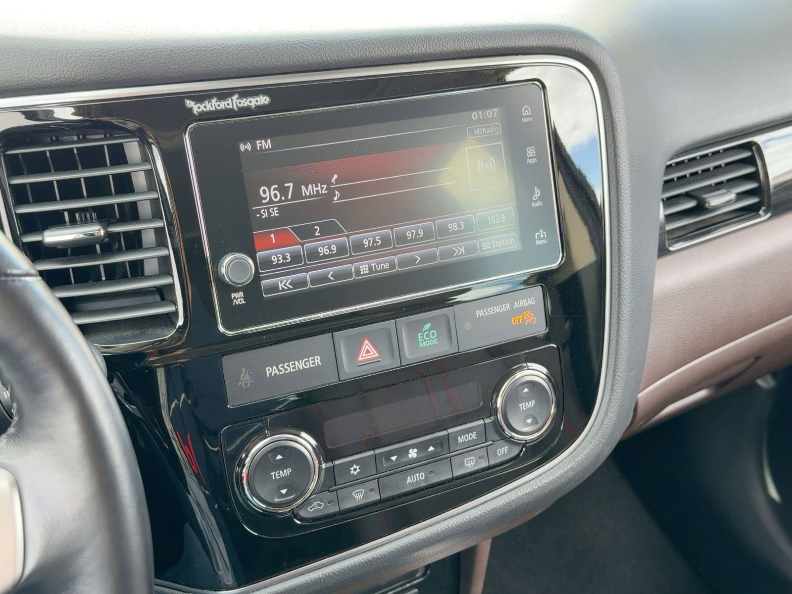 Used 2018 Mitsubishi Outlander SEL image 22