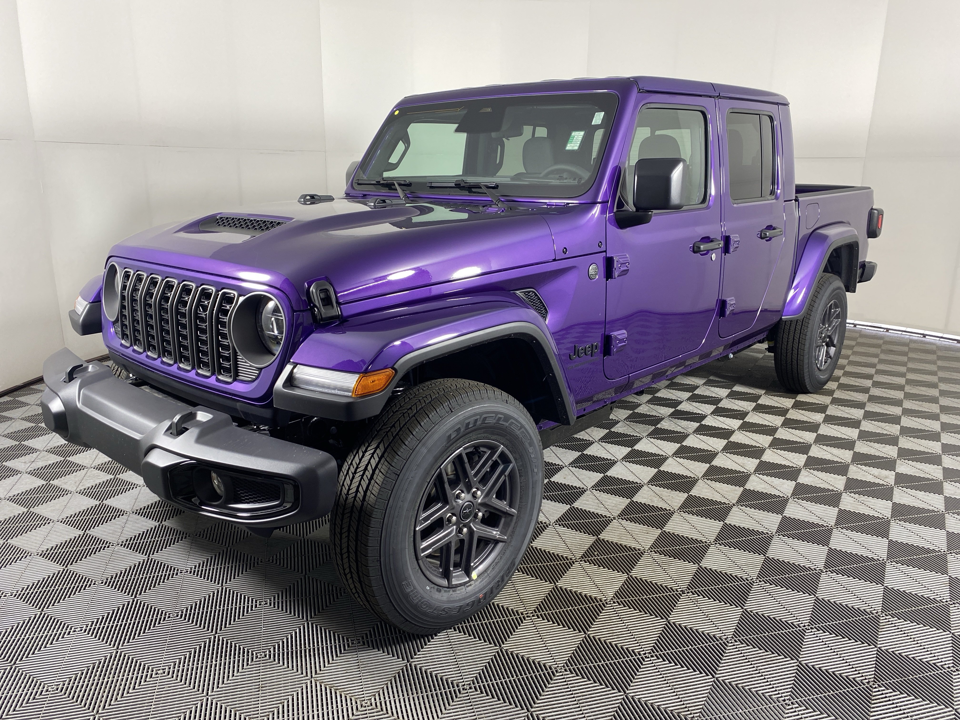 New 2026 Jeep Gladiator Sport AWD/4WD image 9