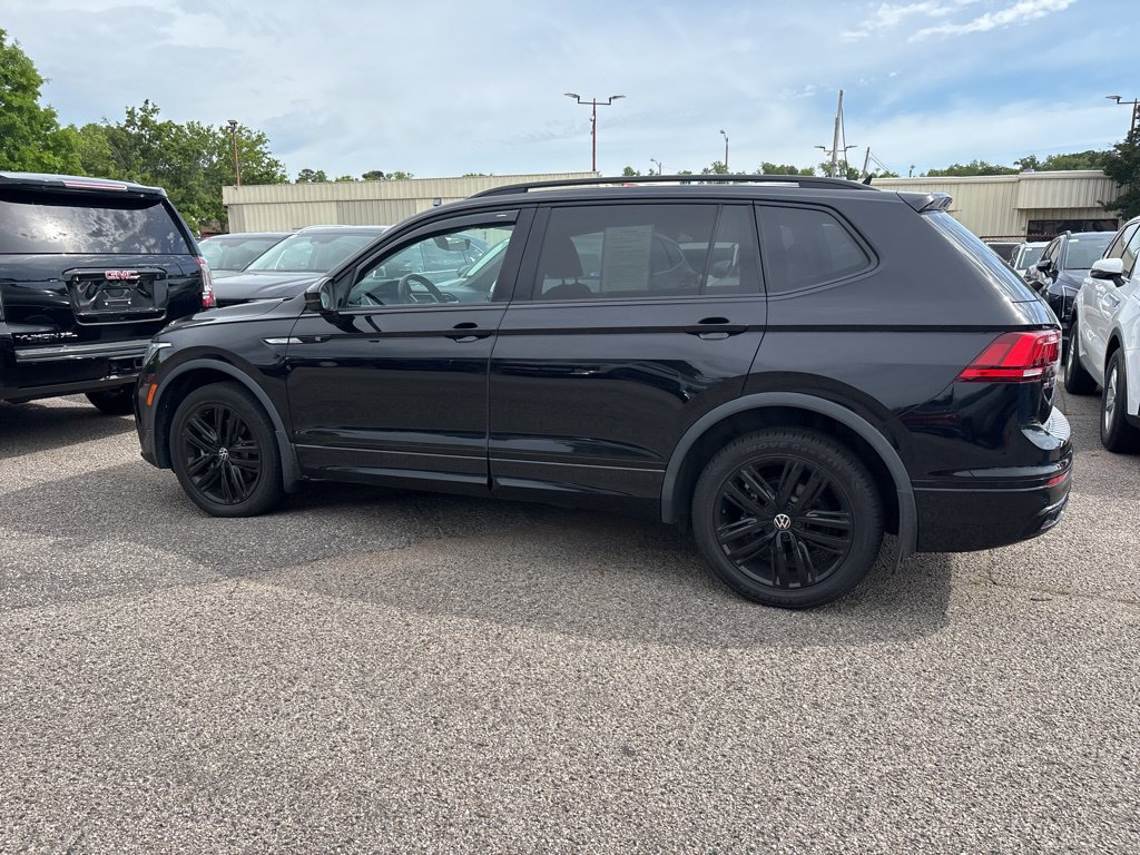 Used 2022 Volkswagen Tiguan SE R-Line AWD/4WD image 11