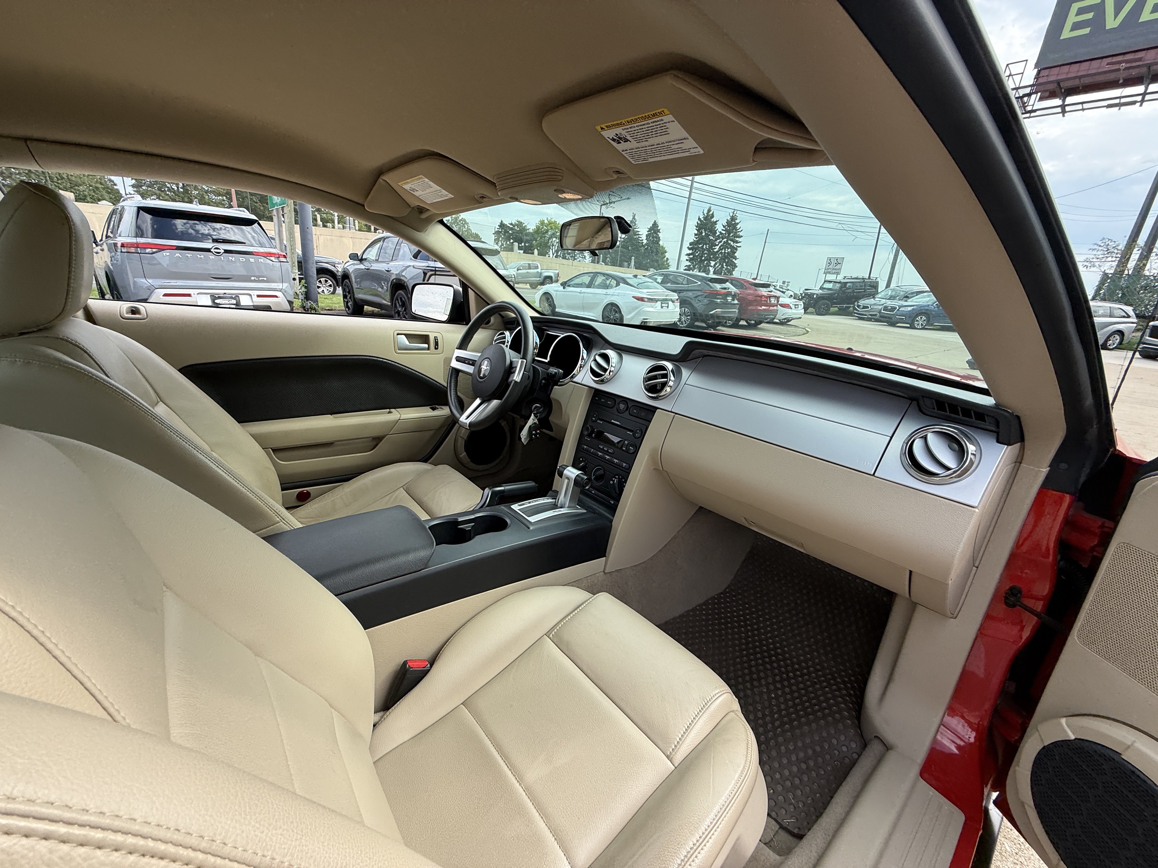 Used 2005 Ford Mustang Premium RWD image 17