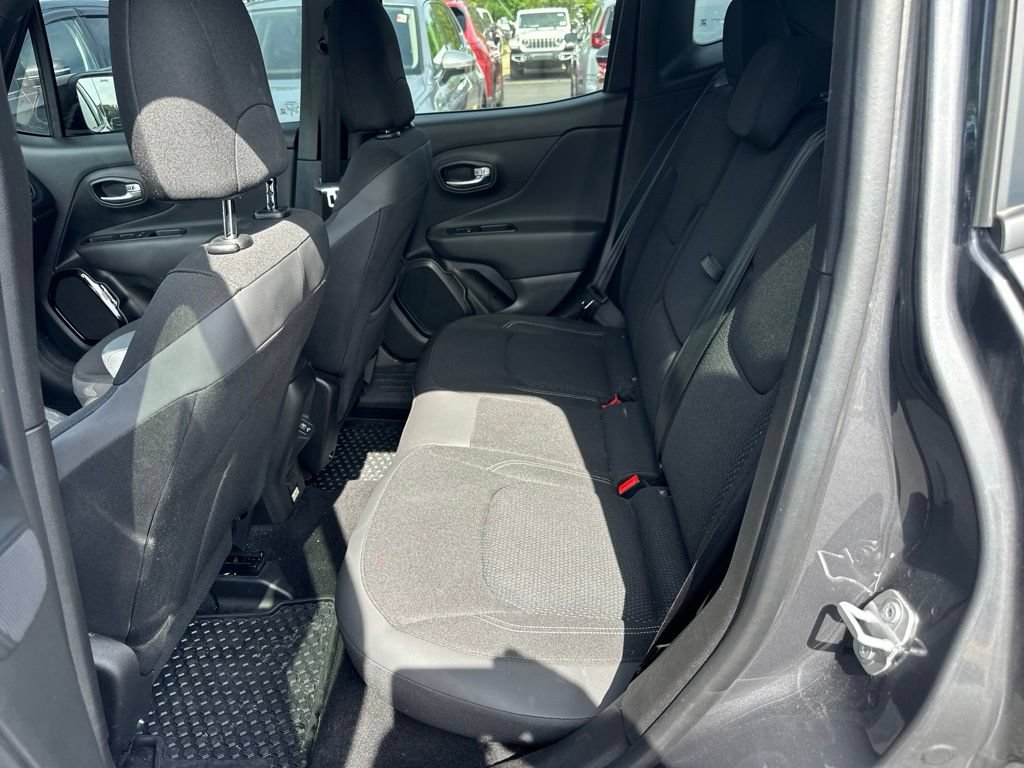 Certified 2022 Jeep Renegade Altitude w/ Sun/Sound Group AWD/4WD image 13