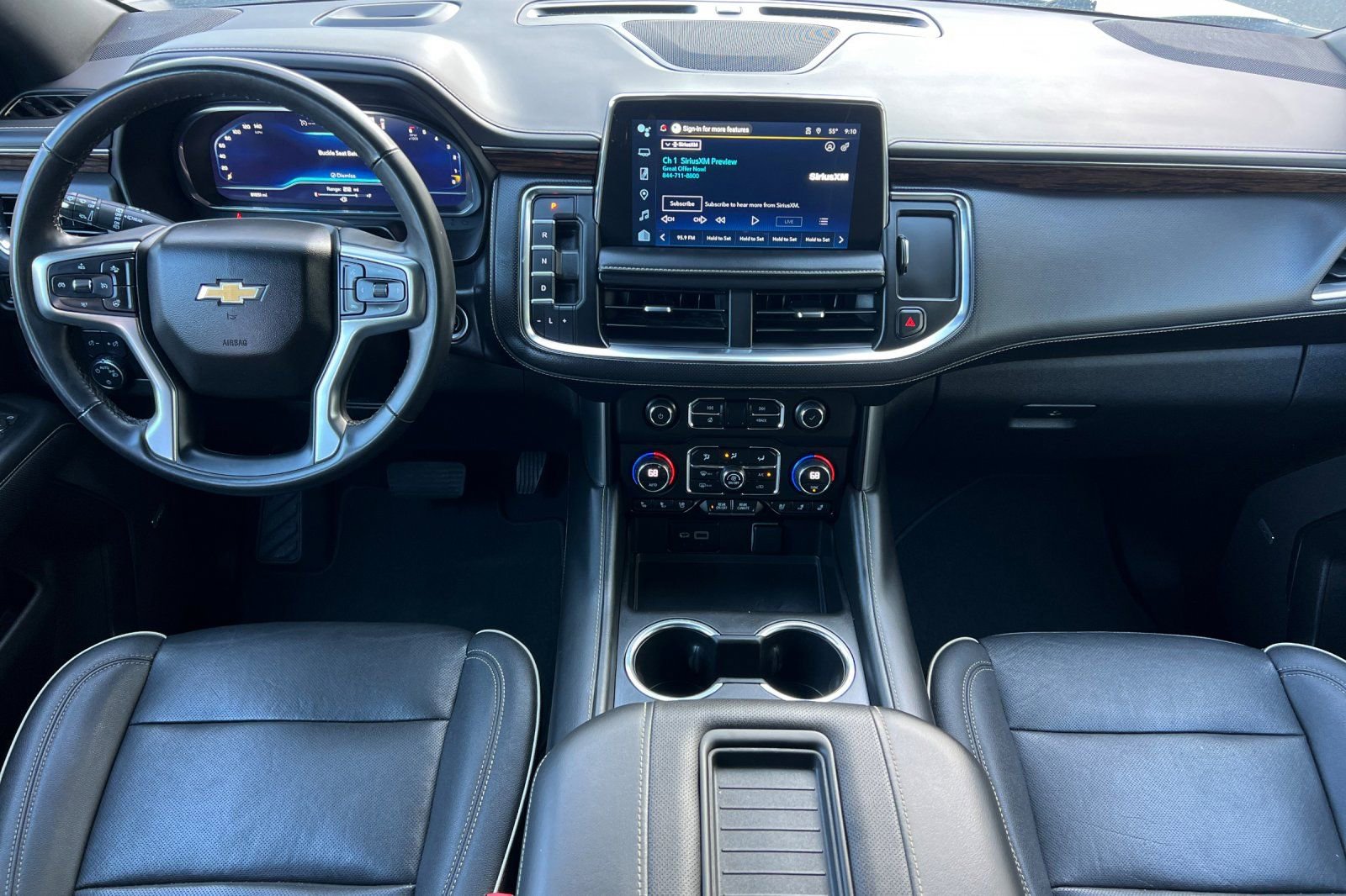 Used 2023 Chevrolet Suburban Premier image 13