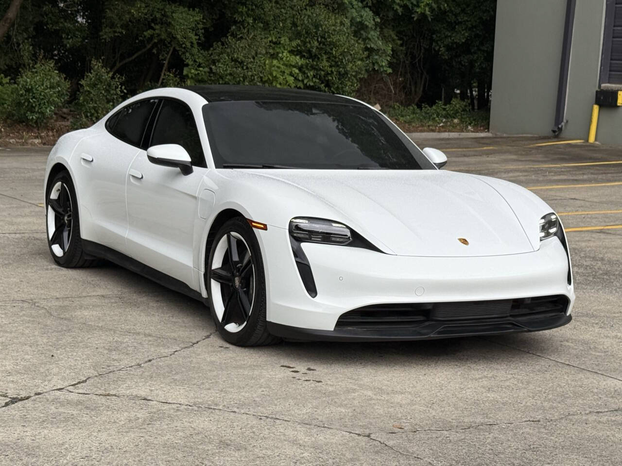 Used 2022 Porsche Taycan RWD image 39