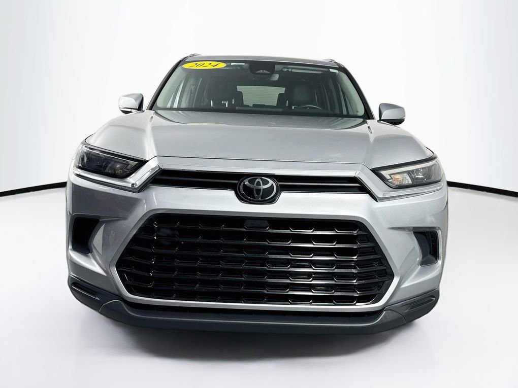 Used 2024 Toyota Grand Highlander FWD image 2