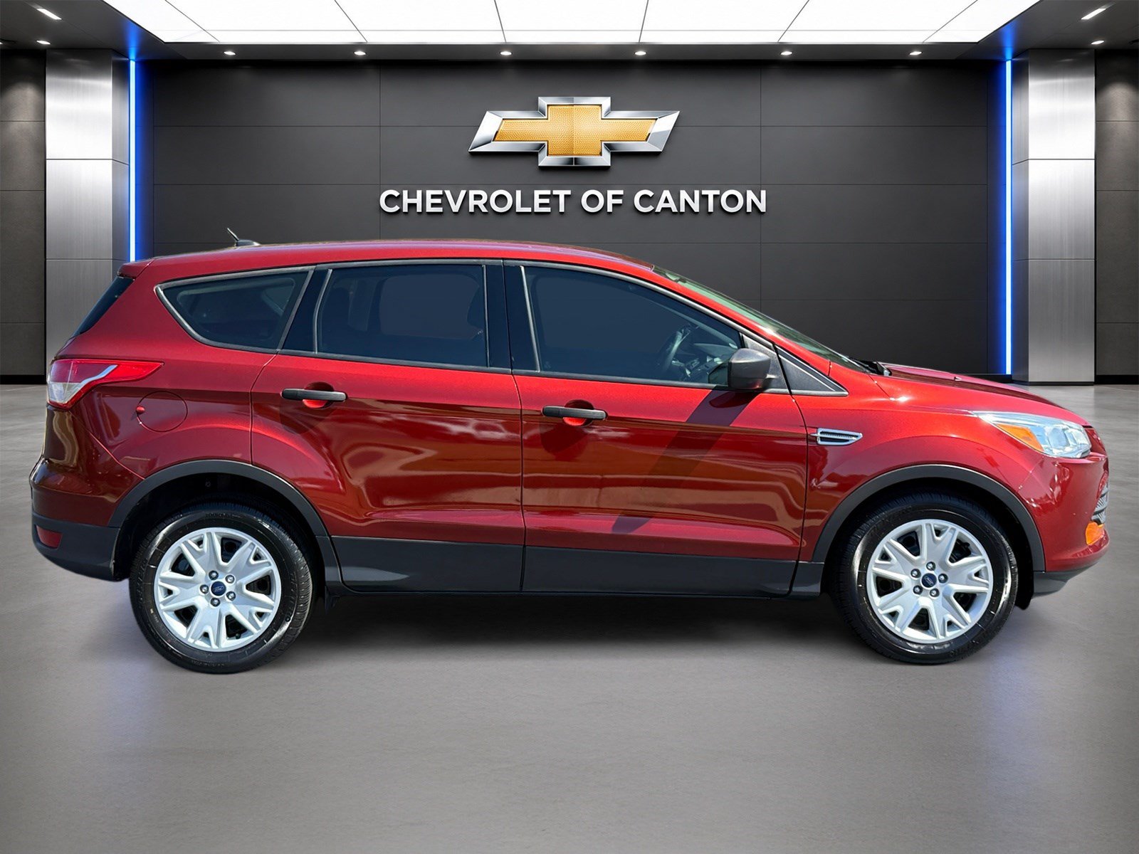Used 2015 Ford Escape S FWD image 4