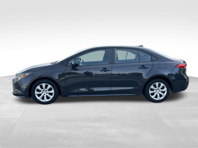 Used 2024 Toyota Corolla LE FWD image 2