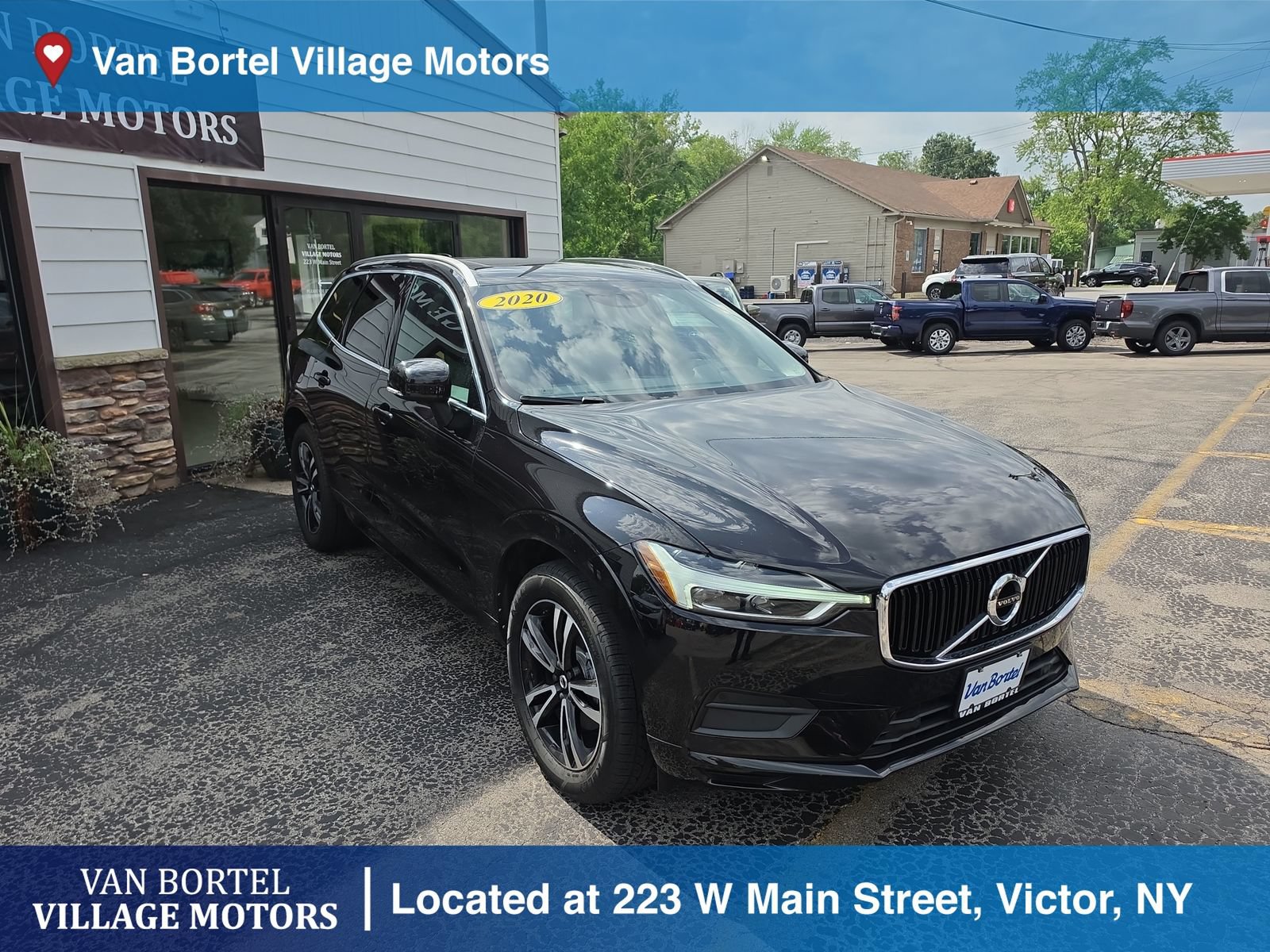 Used 2020 Volvo XC60 T5 Momentum w/ Protection Package Premier AWD/4WD image 3