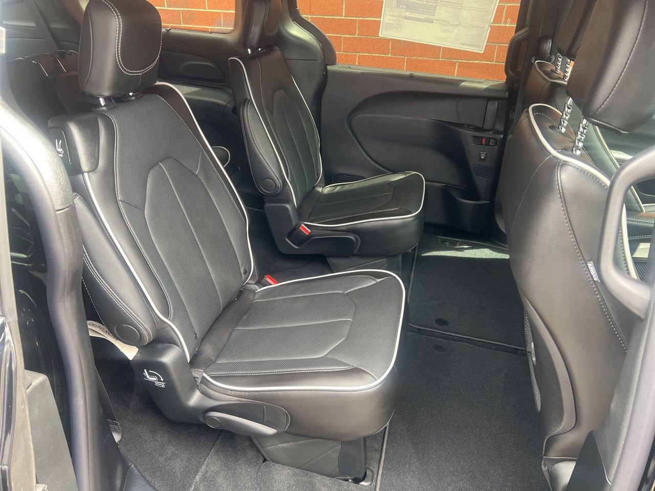New 2027 Chrysler Pacifica Limited w/ S Appearance Package FWD image 14