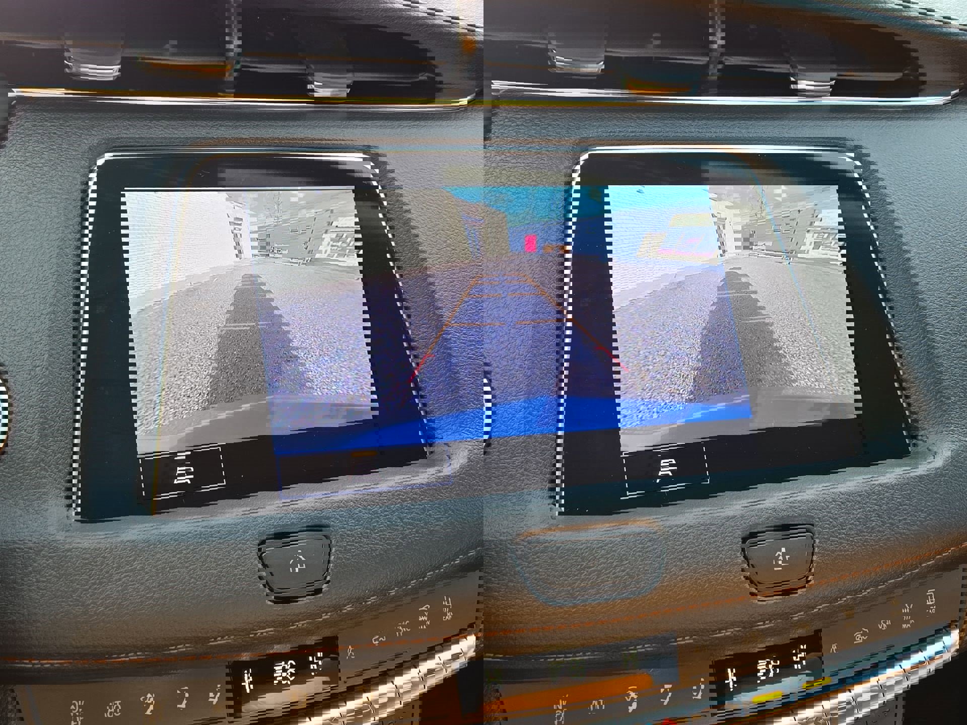 Used 2023 Cadillac XT4 Premium Luxury w/ Technology Package image 18