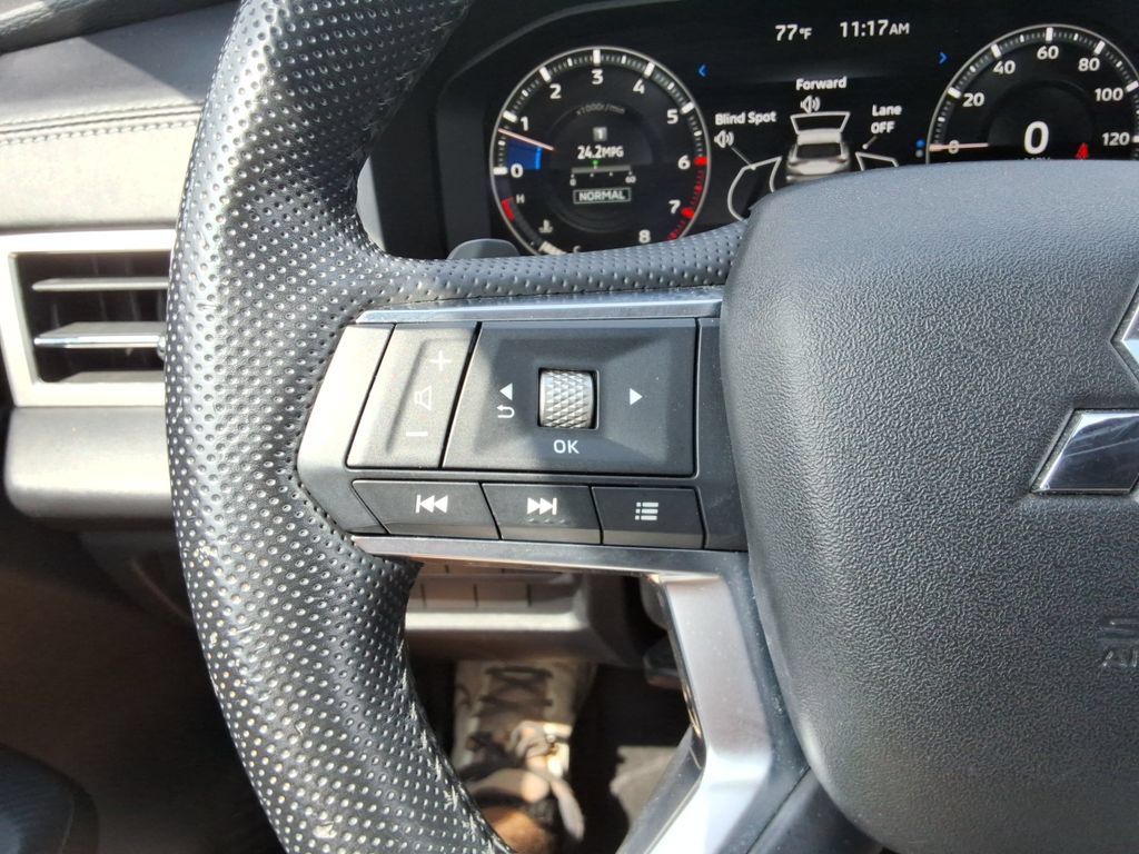 Used 2022 Mitsubishi Outlander SE AWD/4WD image 25