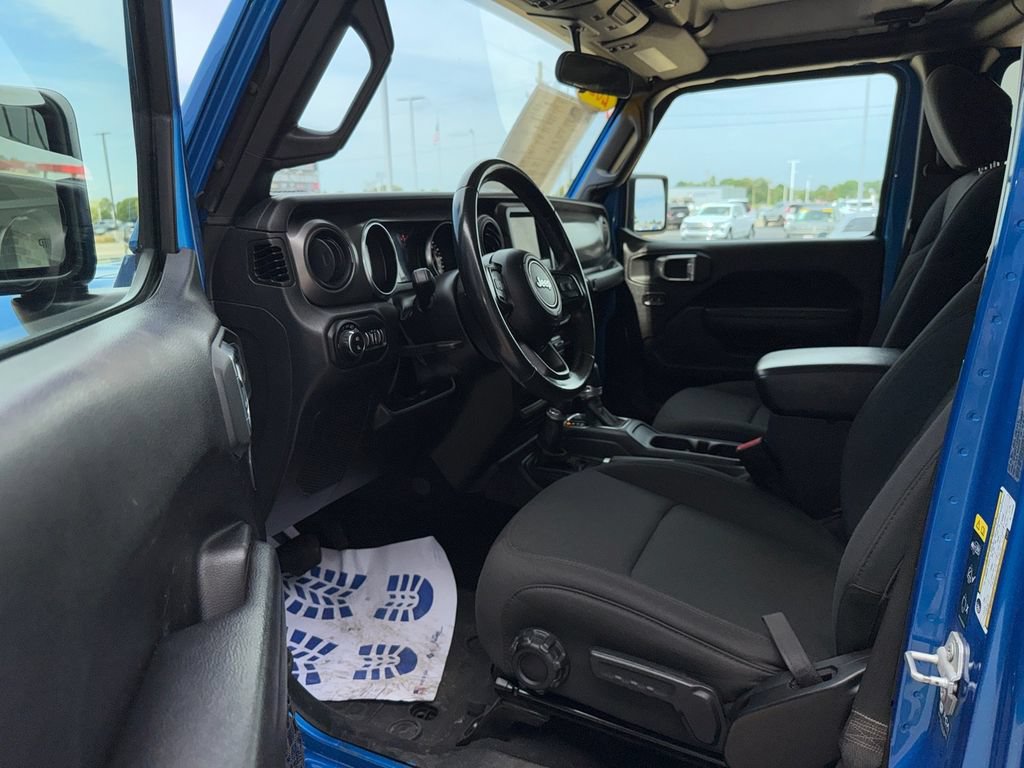 Used 2022 Jeep Gladiator Sport AWD/4WD image 16