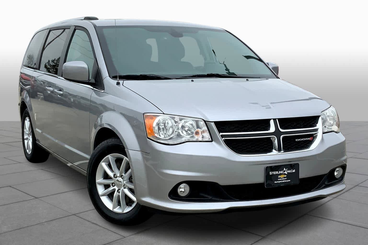 Used 2020 Dodge Grand Caravan SXT image 3