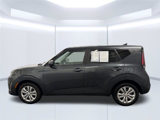 Certified 2023 Kia Soul LX FWD image 3