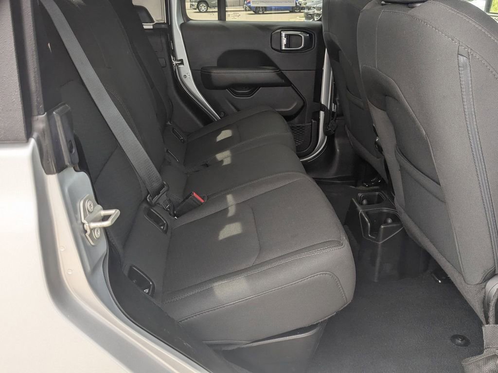 Used 2023 Jeep Gladiator Overland image 26