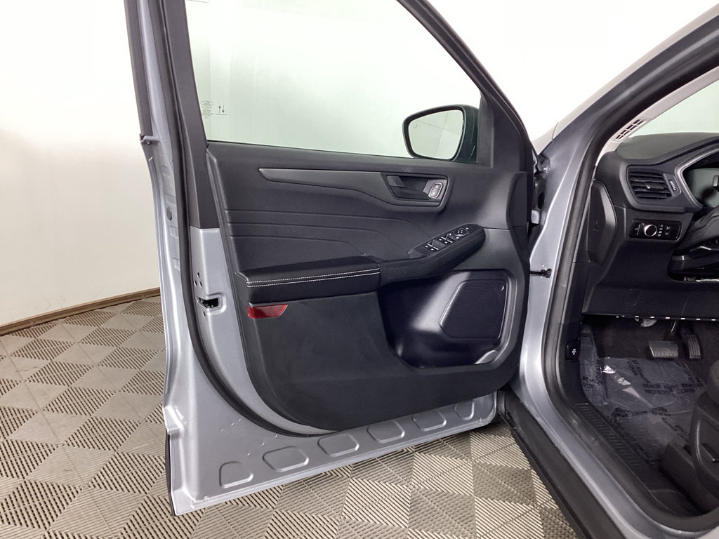 Used 2023 Ford Escape Active AWD/4WD image 14