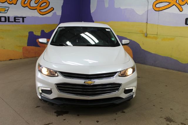 Used 2017 Chevrolet Malibu LT FWD image 3