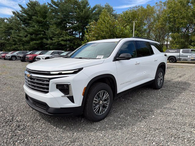 New 2027 Chevrolet Traverse LT w/ Driver Confidence Package FWD image 3