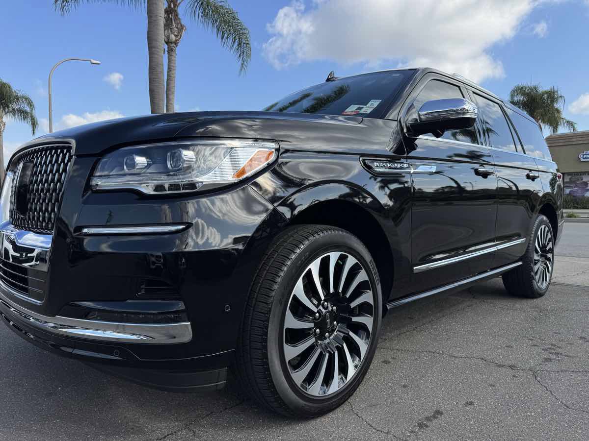 Used 2023 Lincoln Navigator Black Label image 13
