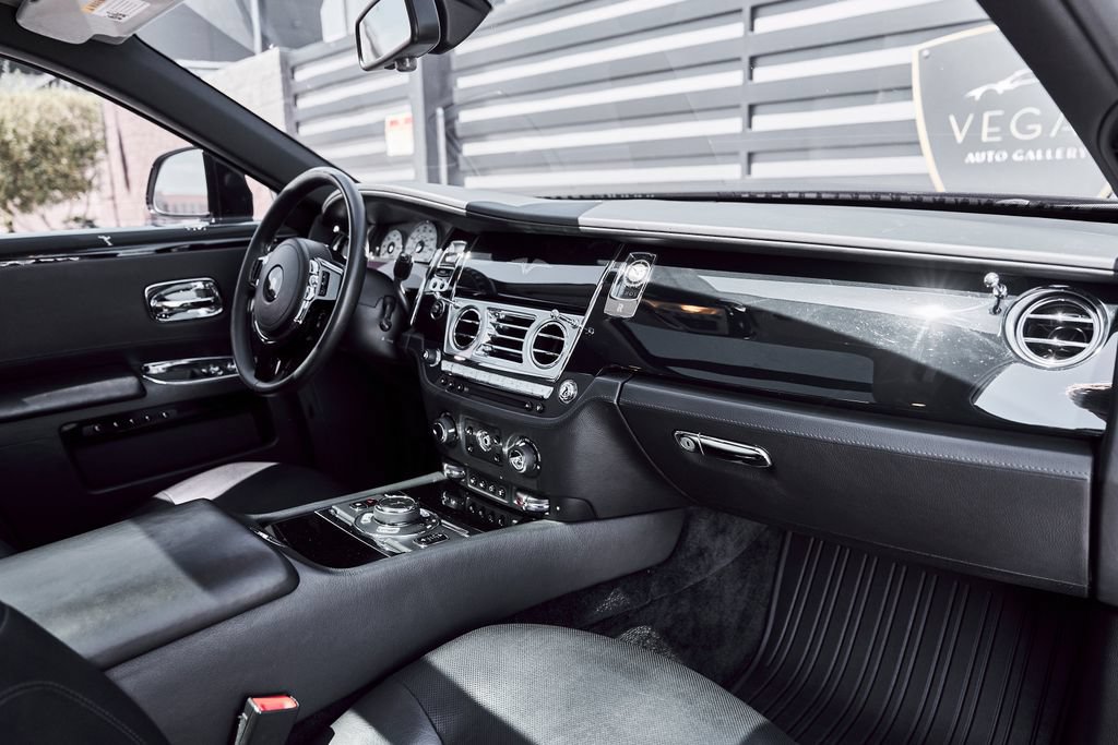 Used 2014 Rolls-Royce Ghost RWD image 46