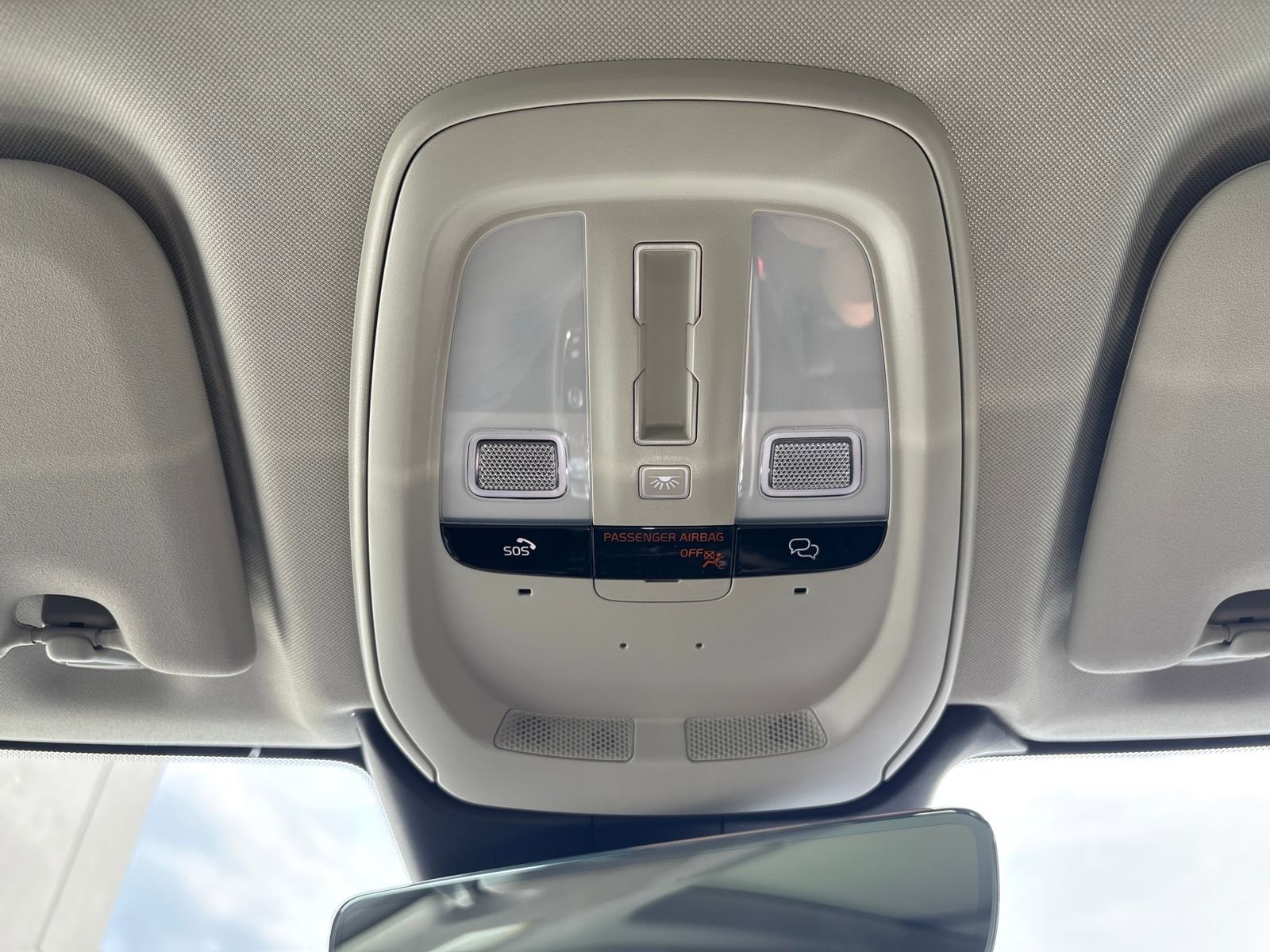 New 2026 Volvo XC60 B5 Ultra w/ Climate Package image 18