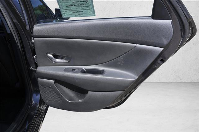 Used 2021 Hyundai Elantra SEL FWD image 25