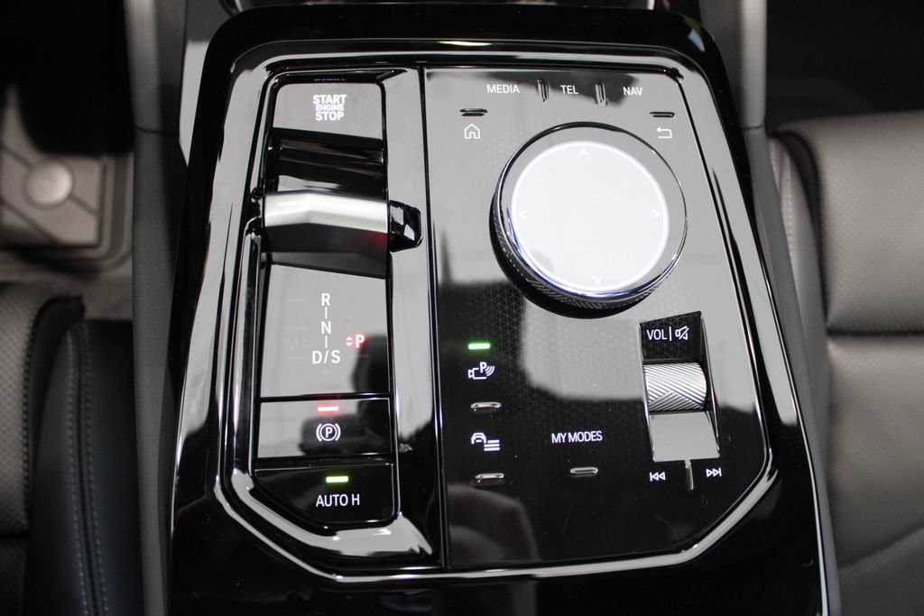New 2026 BMW 550e xDrive AWD/4WD image 15