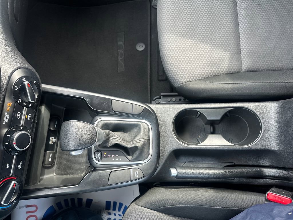 Used 2020 Kia Soul LX image 12