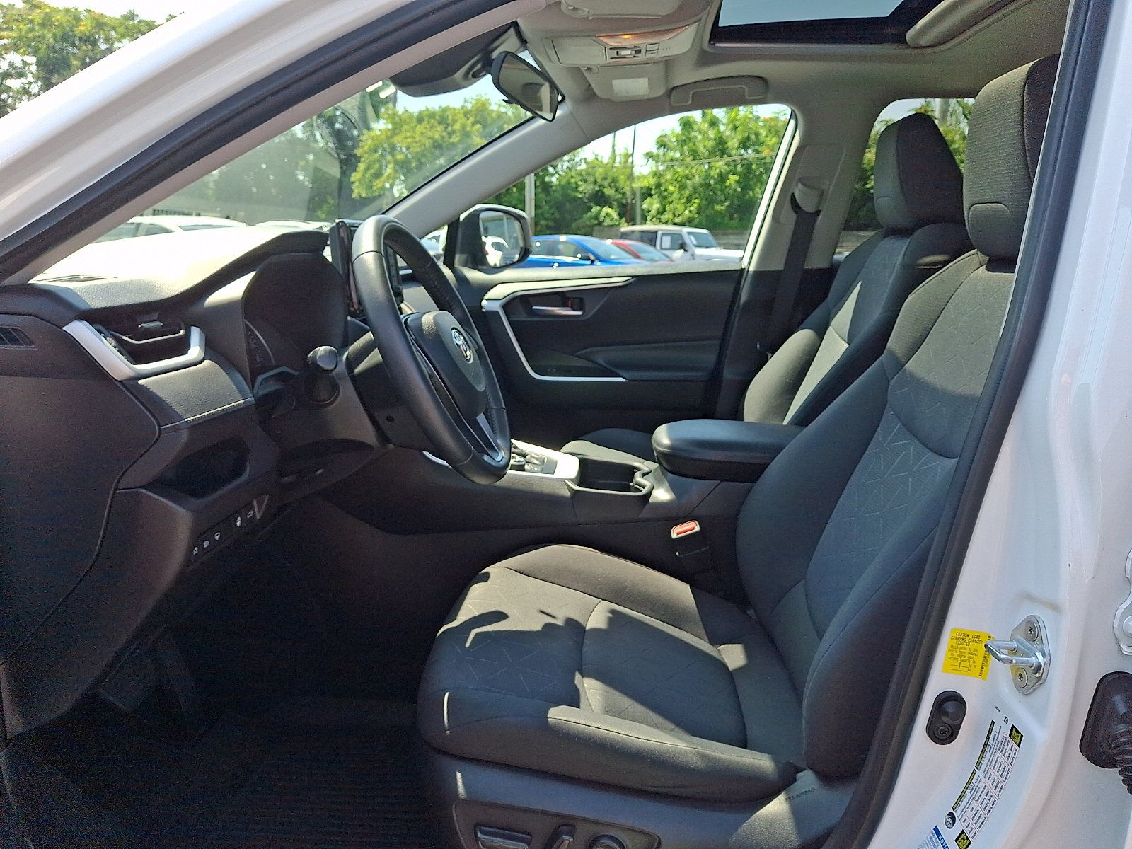Used 2021 Toyota RAV4 XLE w/ Convenience Package AWD/4WD image 13