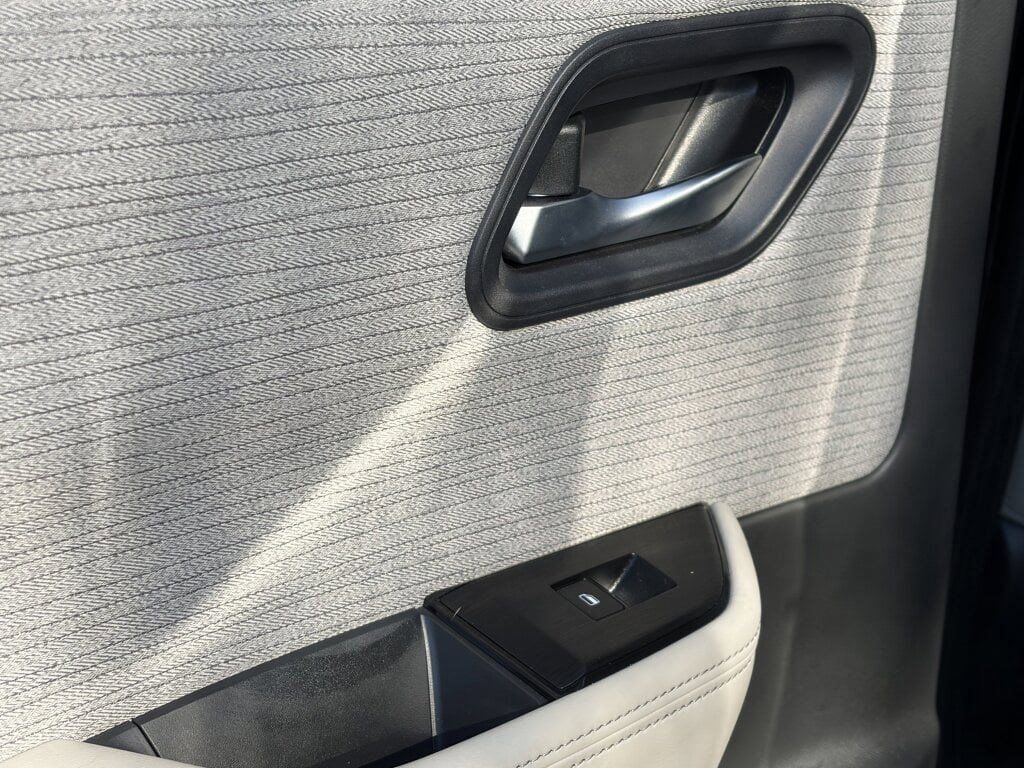 Certified 2023 Nissan Rogue SV image 27