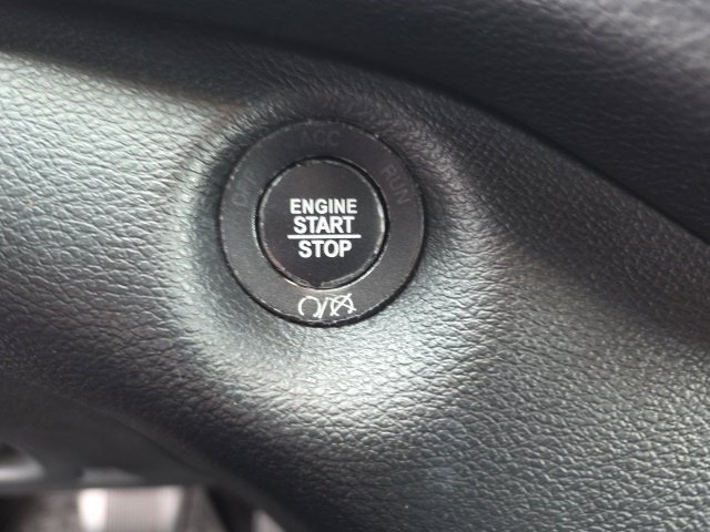 Used 2019 Jeep Cherokee Limited AWD/4WD image 8