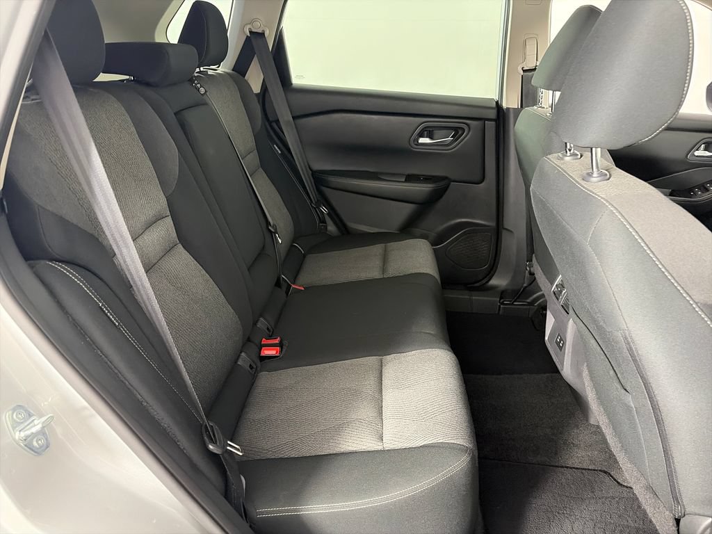 Used 2024 Nissan Rogue SV AWD/4WD image 29