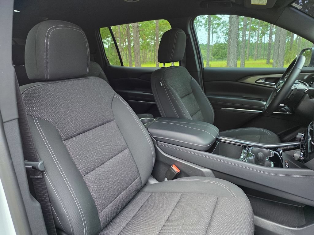 Used 2025 Chevrolet Traverse LT FWD image 26