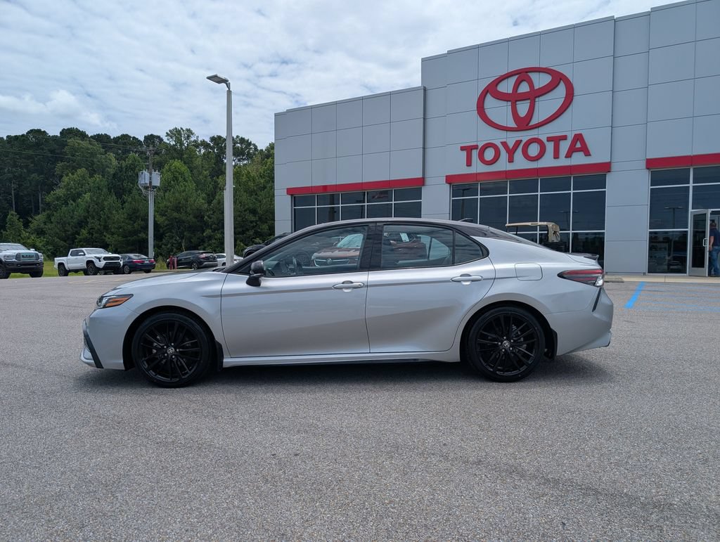 Used 2023 Toyota Camry XSE FWD image 2