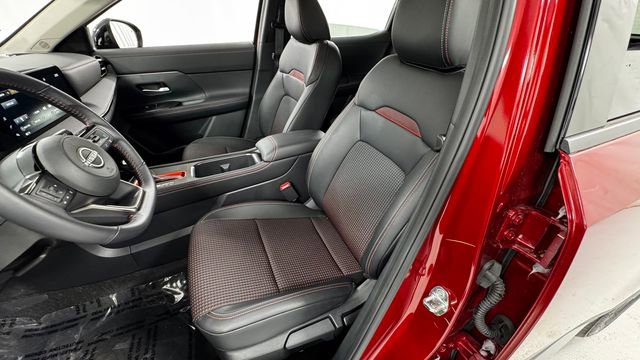 Used 2025 Nissan Kicks SR FWD image 10