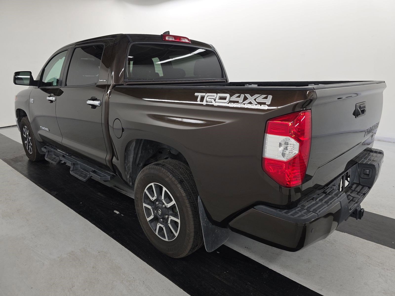 Used 2020 Toyota Tundra Limited w/ Limited Premium Package image 6