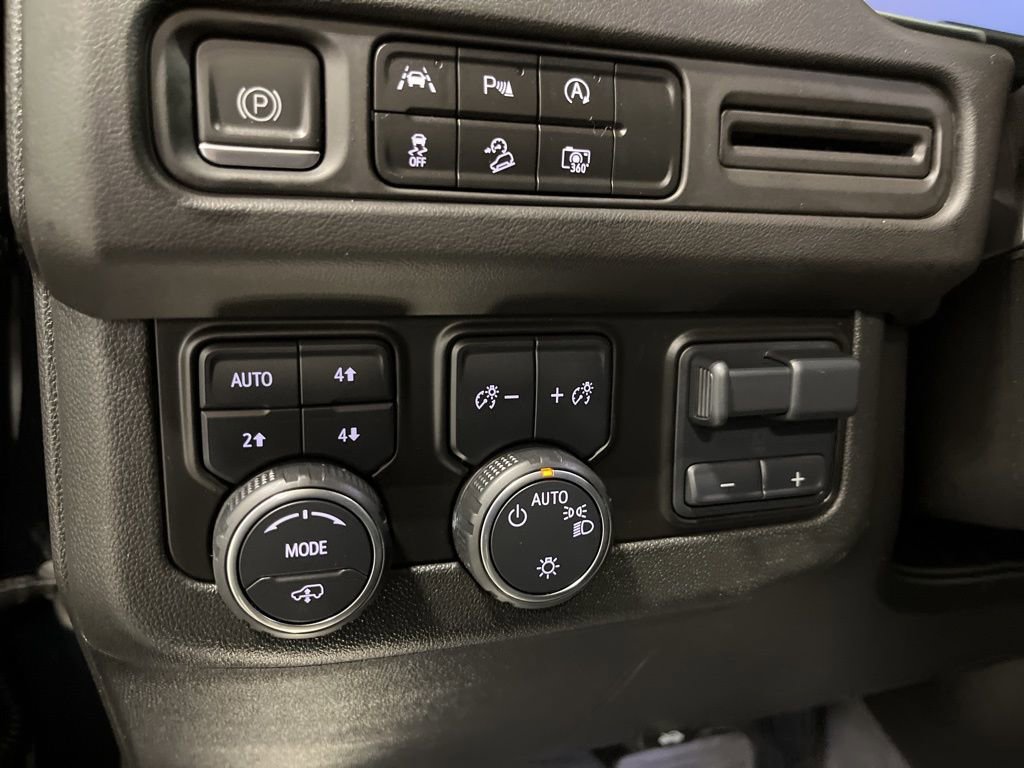 Certified 2024 Chevrolet Suburban Z71 w/ Off-Road Capability Package image 17