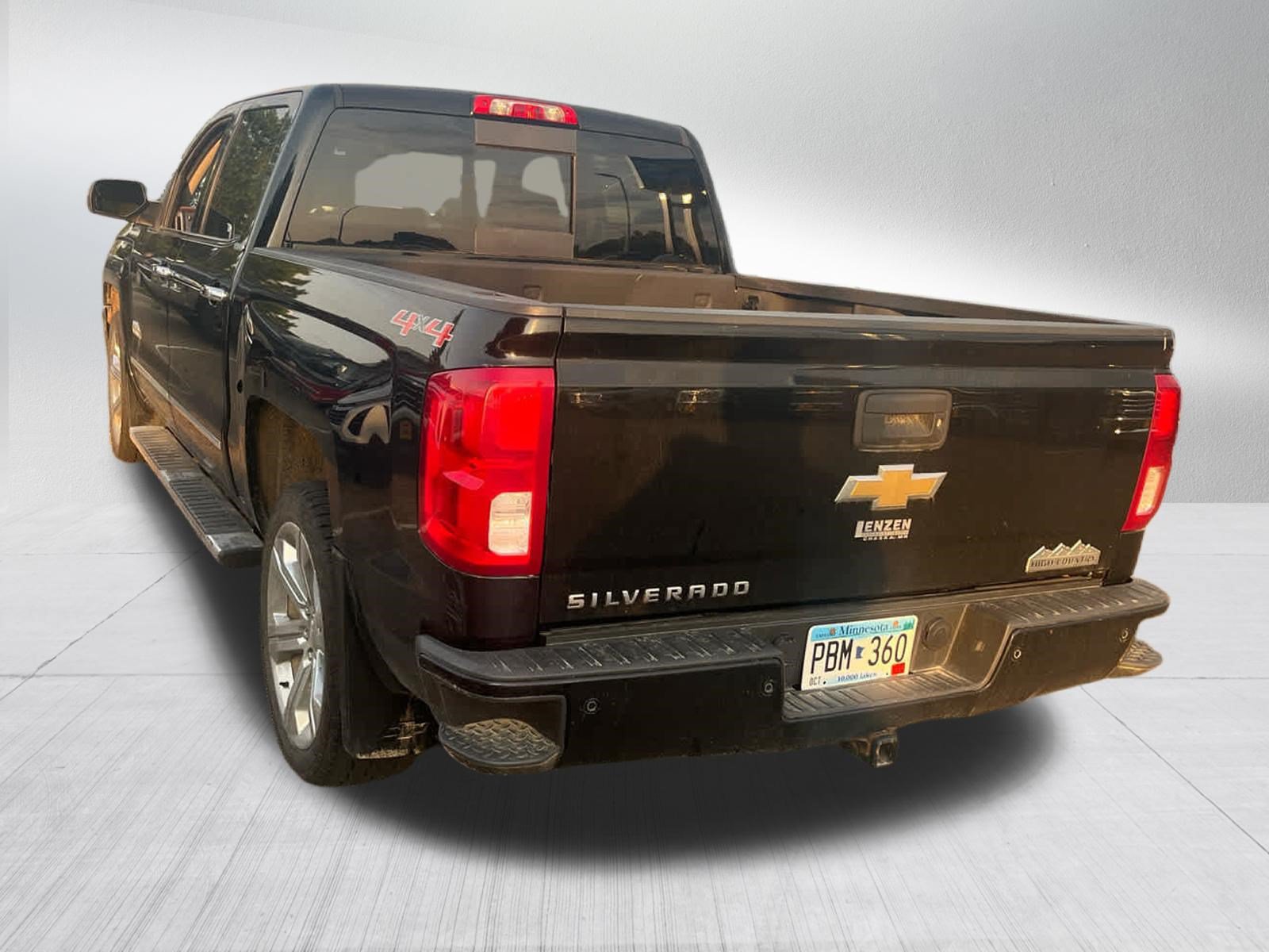 Used 2016 Chevrolet Silverado 1500 High Country w/ High Country Premium Package AWD/4WD image 5