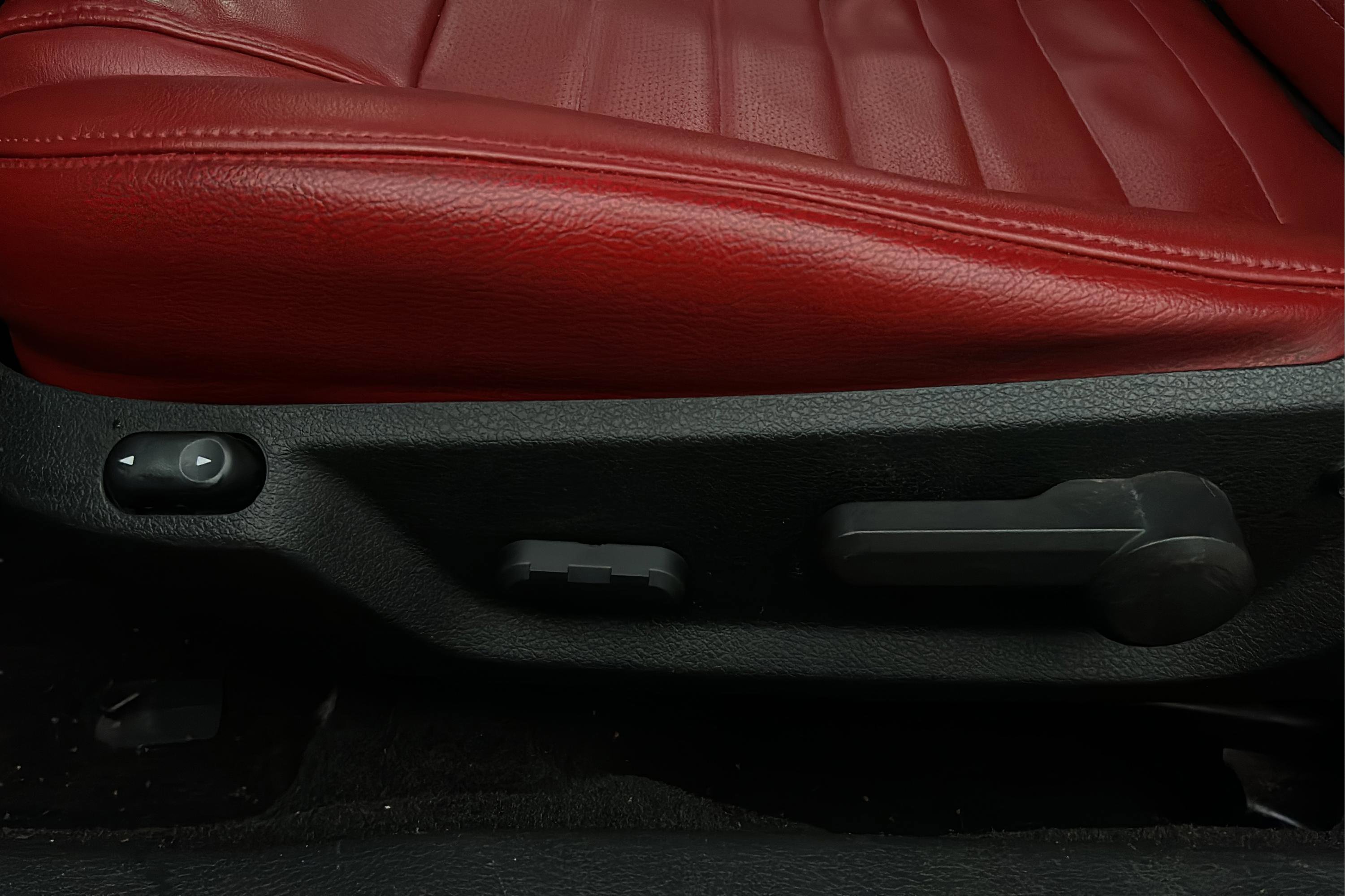 Used 2006 Ford Mustang GT Premium image 24