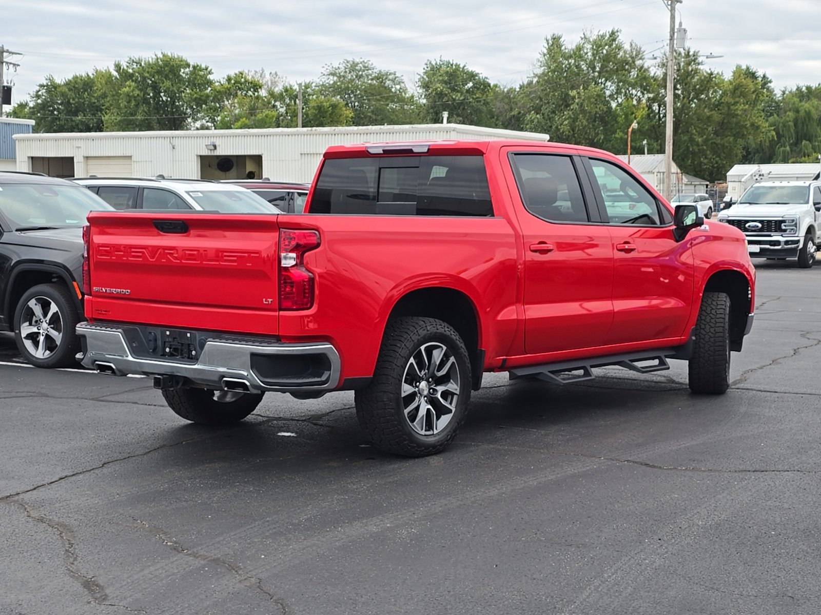 Used 2022 Chevrolet Silverado 1500 LT AWD/4WD image 50