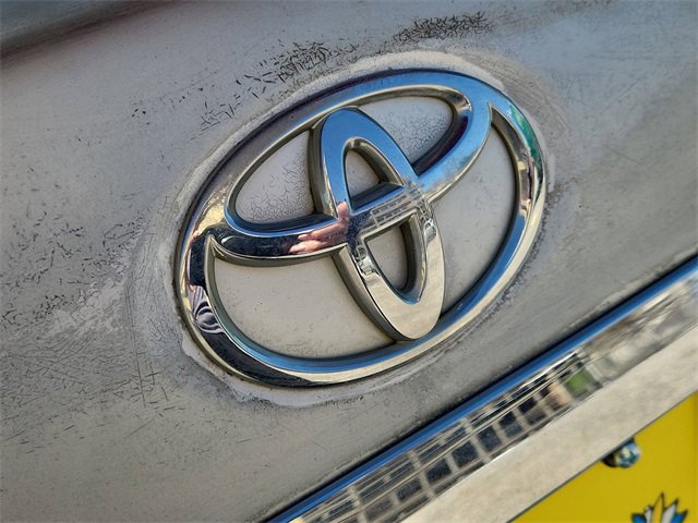 Used 2012 Toyota Yaris Sedan image 25