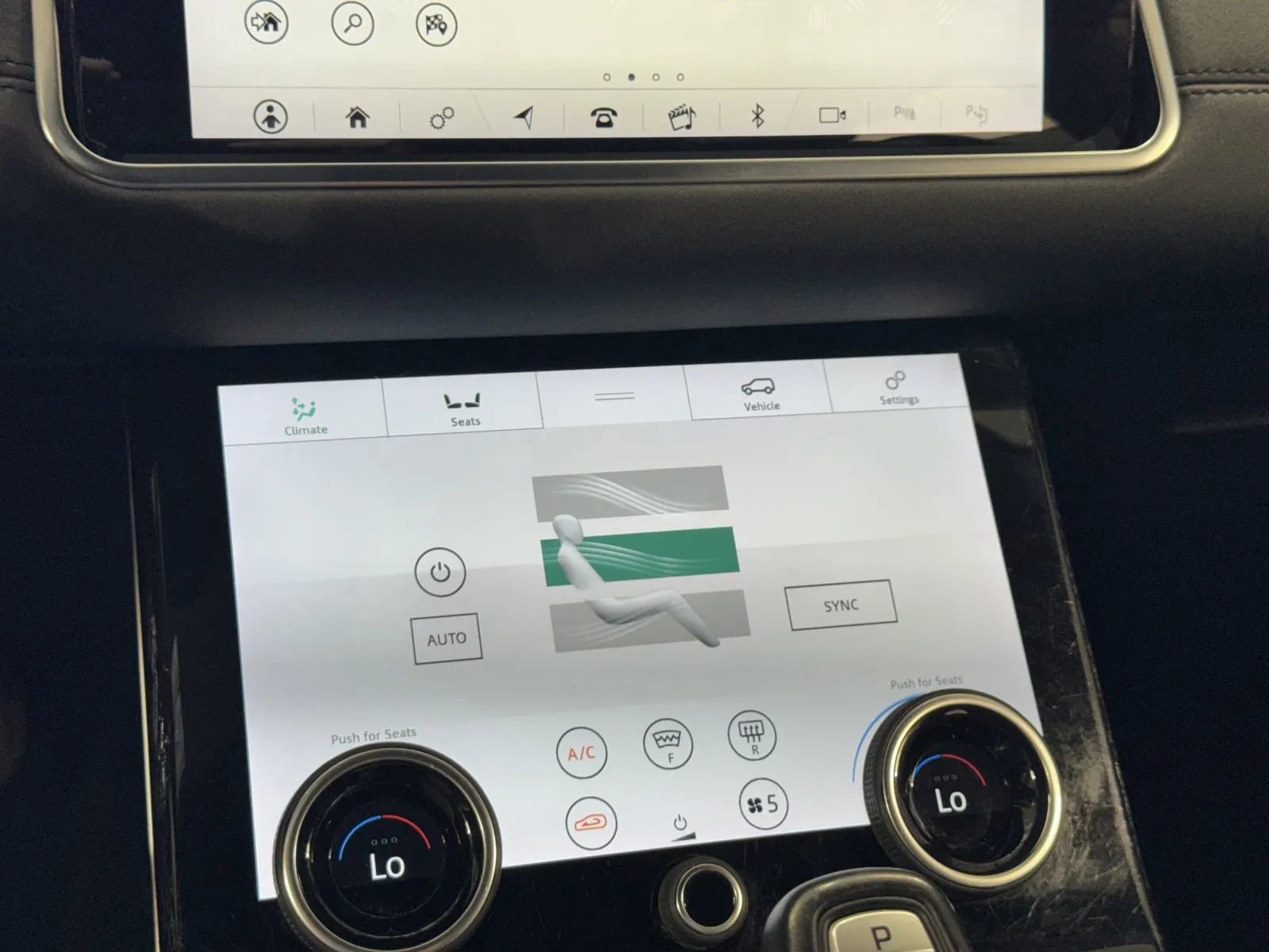 Used 2020 Land Rover Range Rover Evoque SE image 15